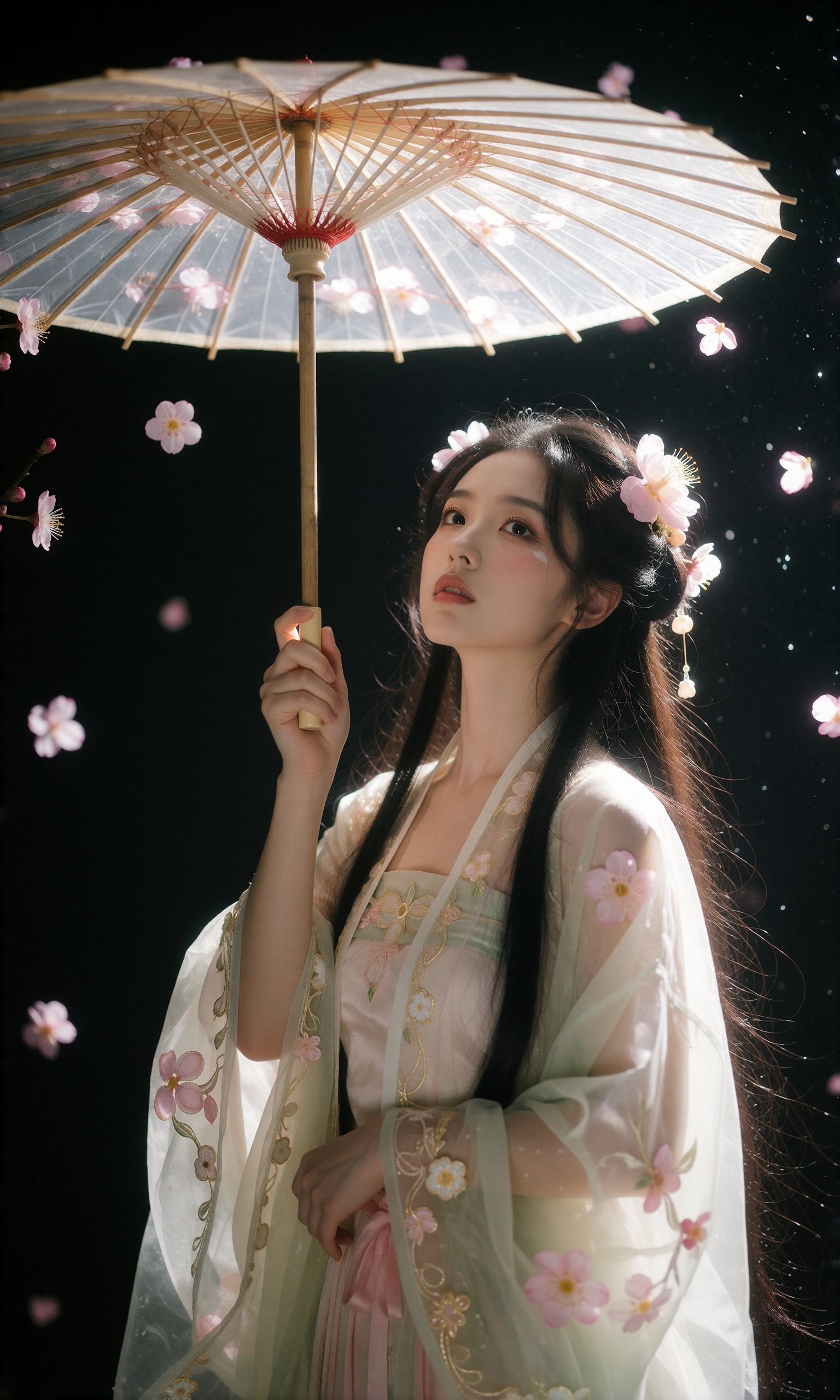 图片[2]-V-Girl.029 古风女子在花影与烛光间静立-微草幻图